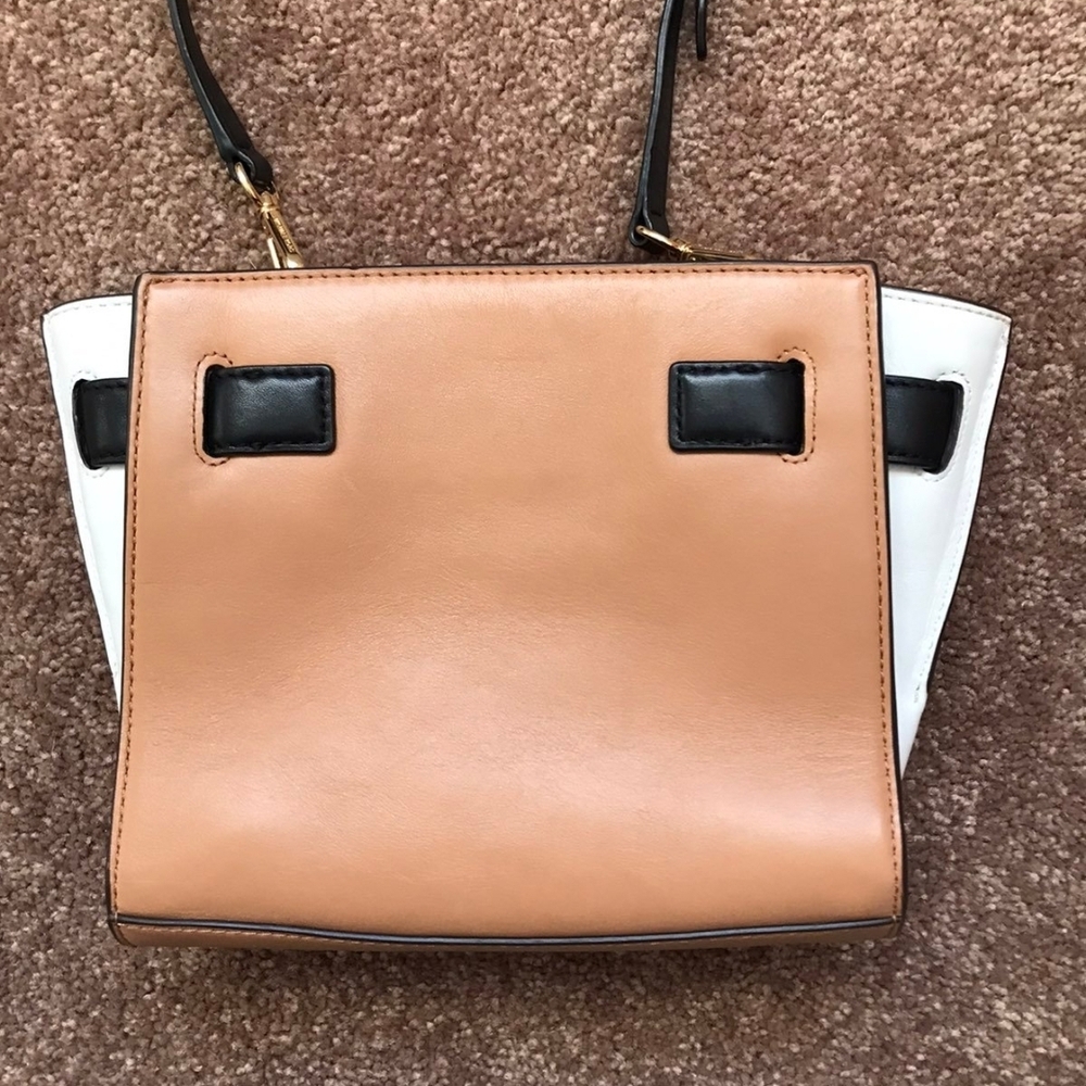 Michael Kors Hamilton Traveler Messenger Bag - Picture 3 of 6